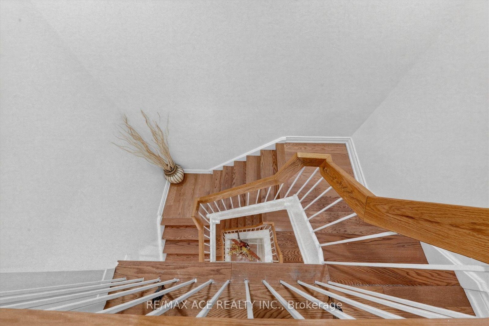 Photo 22 of 65 Cricklewood Crescent, Markham, Royal Orchard — HOMEH
