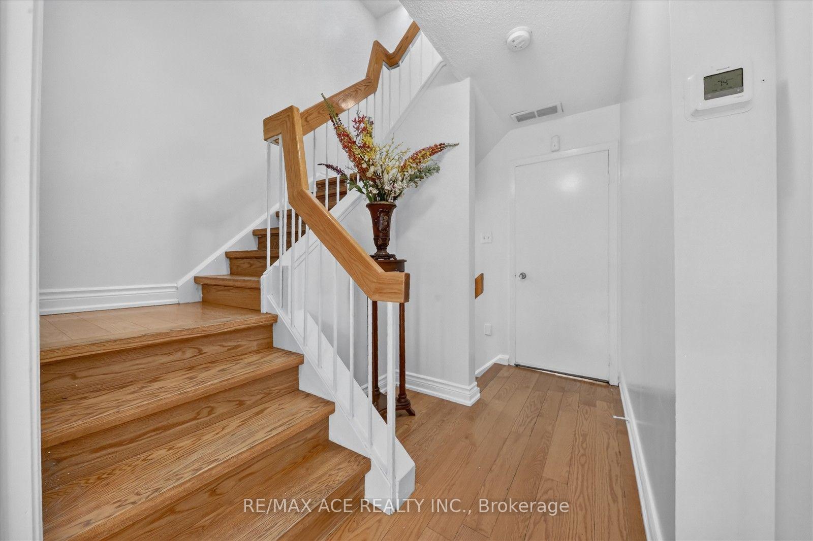 Photo 34 of 65 Cricklewood Crescent, Markham, Royal Orchard — HOMEH