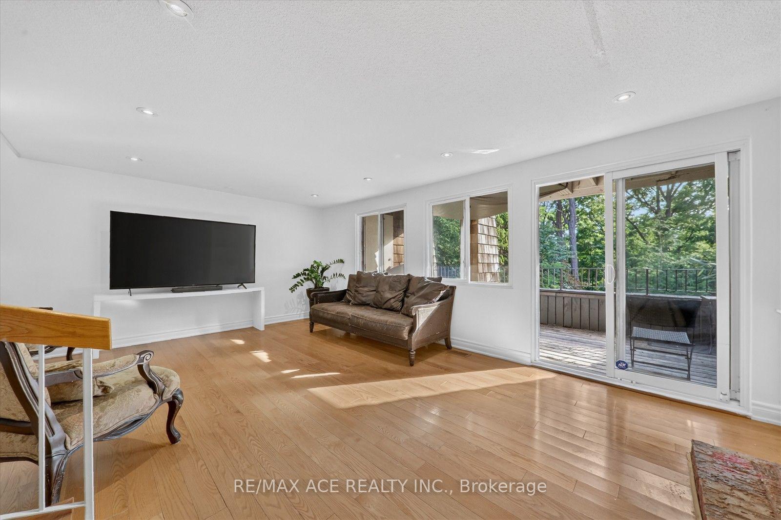 Photo 35 of 65 Cricklewood Crescent, Markham, Royal Orchard — HOMEH