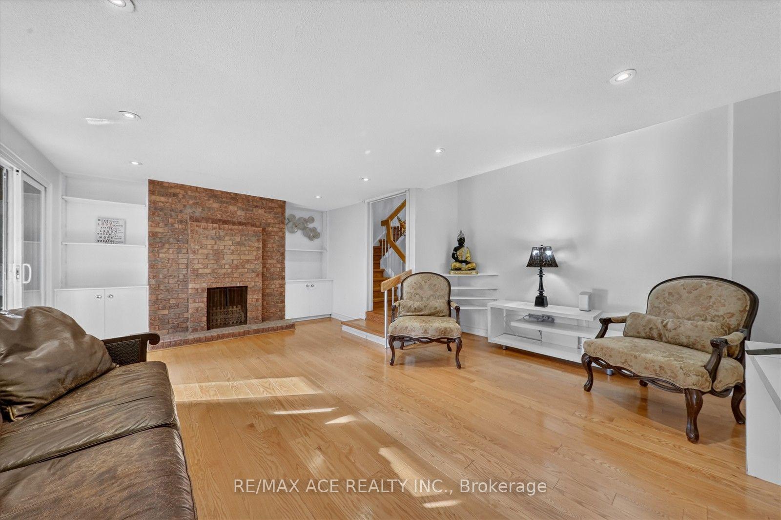 Photo 37 of 65 Cricklewood Crescent, Markham, Royal Orchard — HOMEH