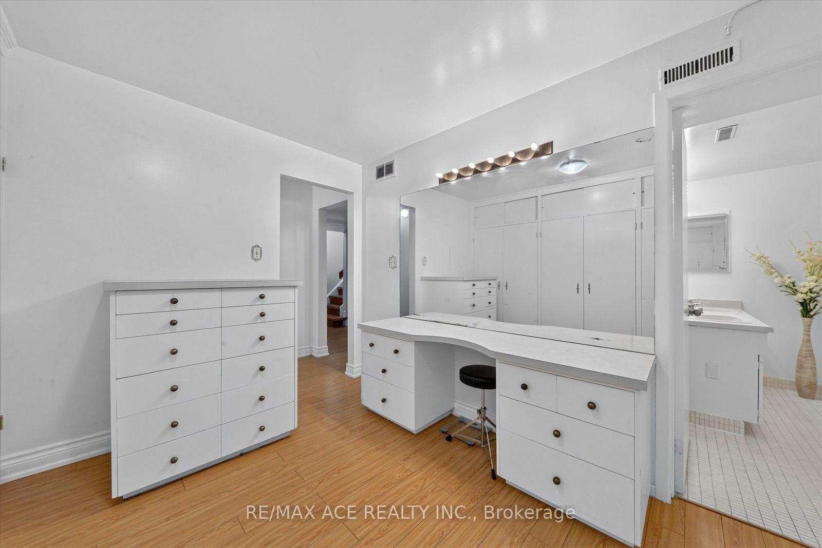 Photo 43 of 65 Cricklewood Crescent, Markham, Royal Orchard — HOMEH
