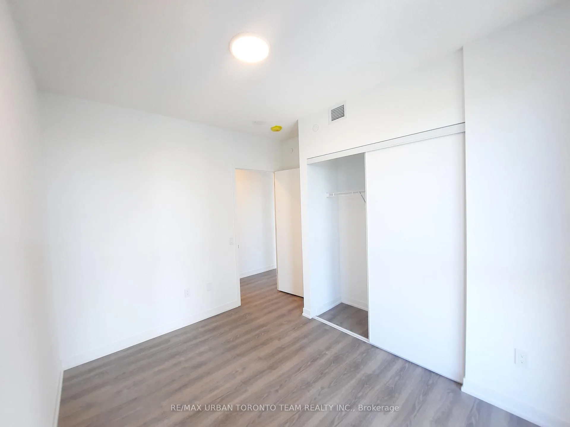 Photo 7 of Unit 1012, 8 Interchange Way, Vaughan, Vaughan Corporate Centre — HOMEH