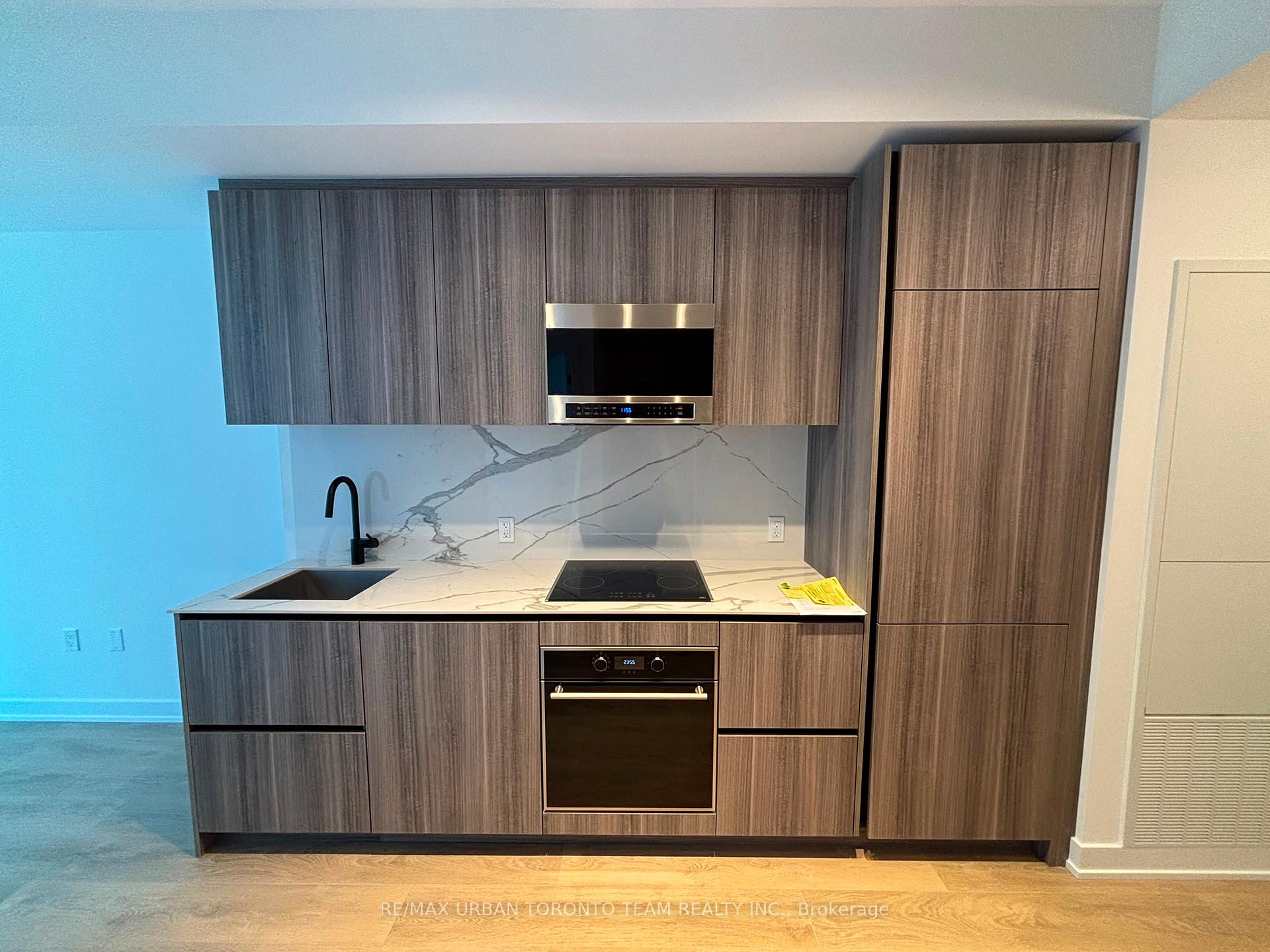 Photo 2 of Unit 3008, 127 Broadway Avenue, Toronto, Mount Pleasant West — HOMEH