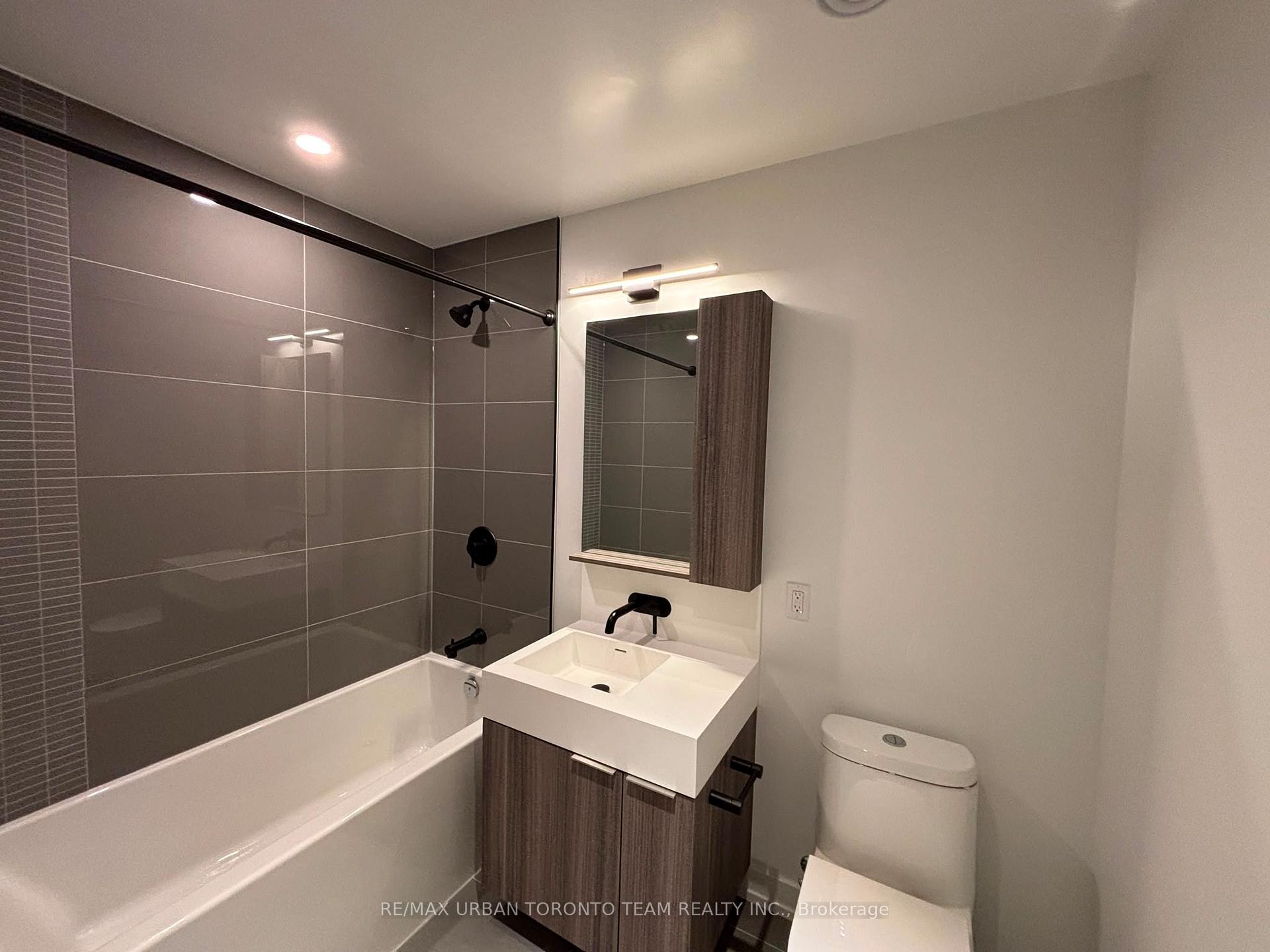 Photo 6 of Unit 3008, 127 Broadway Avenue, Toronto, Mount Pleasant West — HOMEH