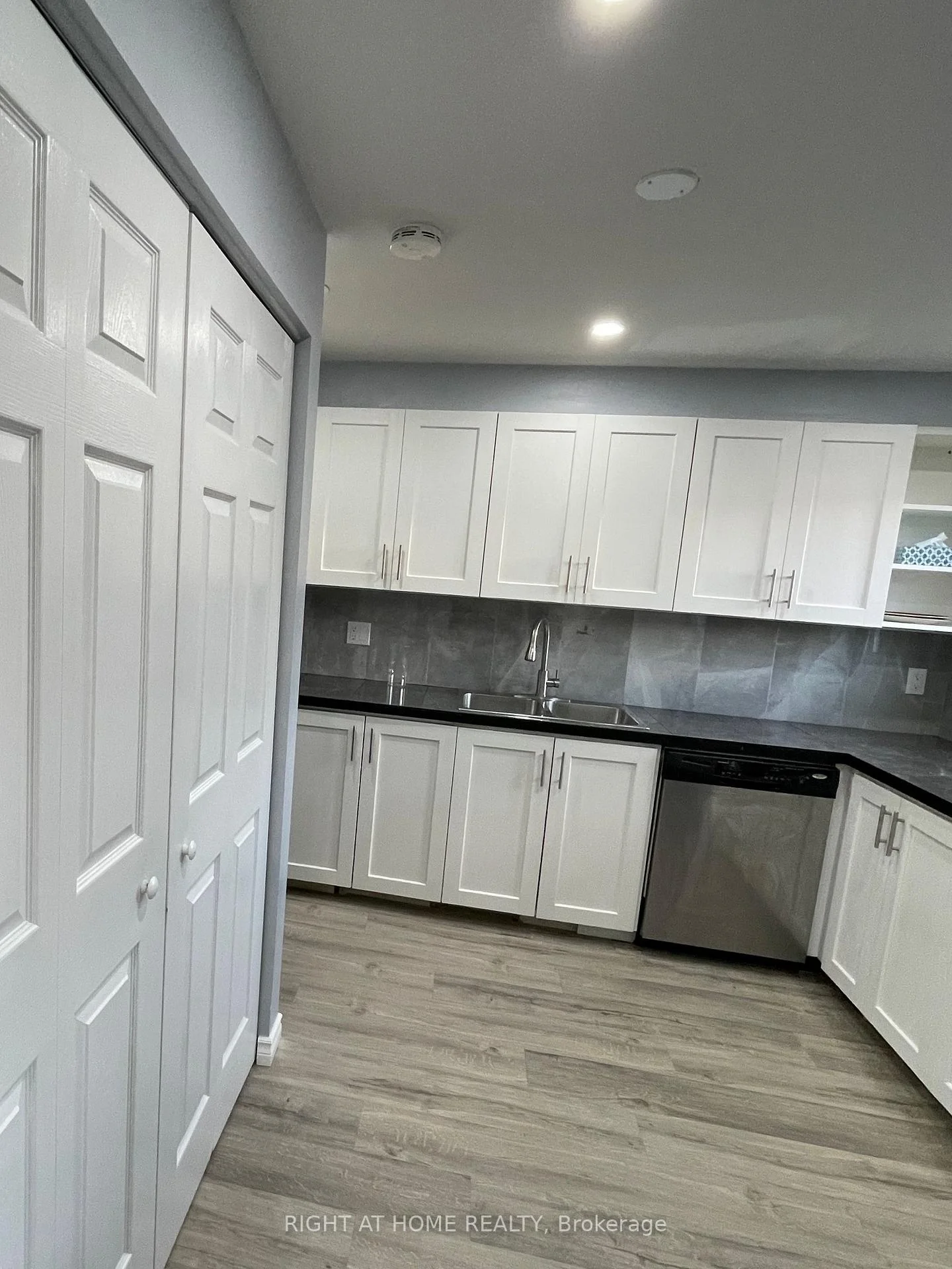 Photo 24 of 4B Millrise Lane, Ottawa, Centrepointe — HOMEH