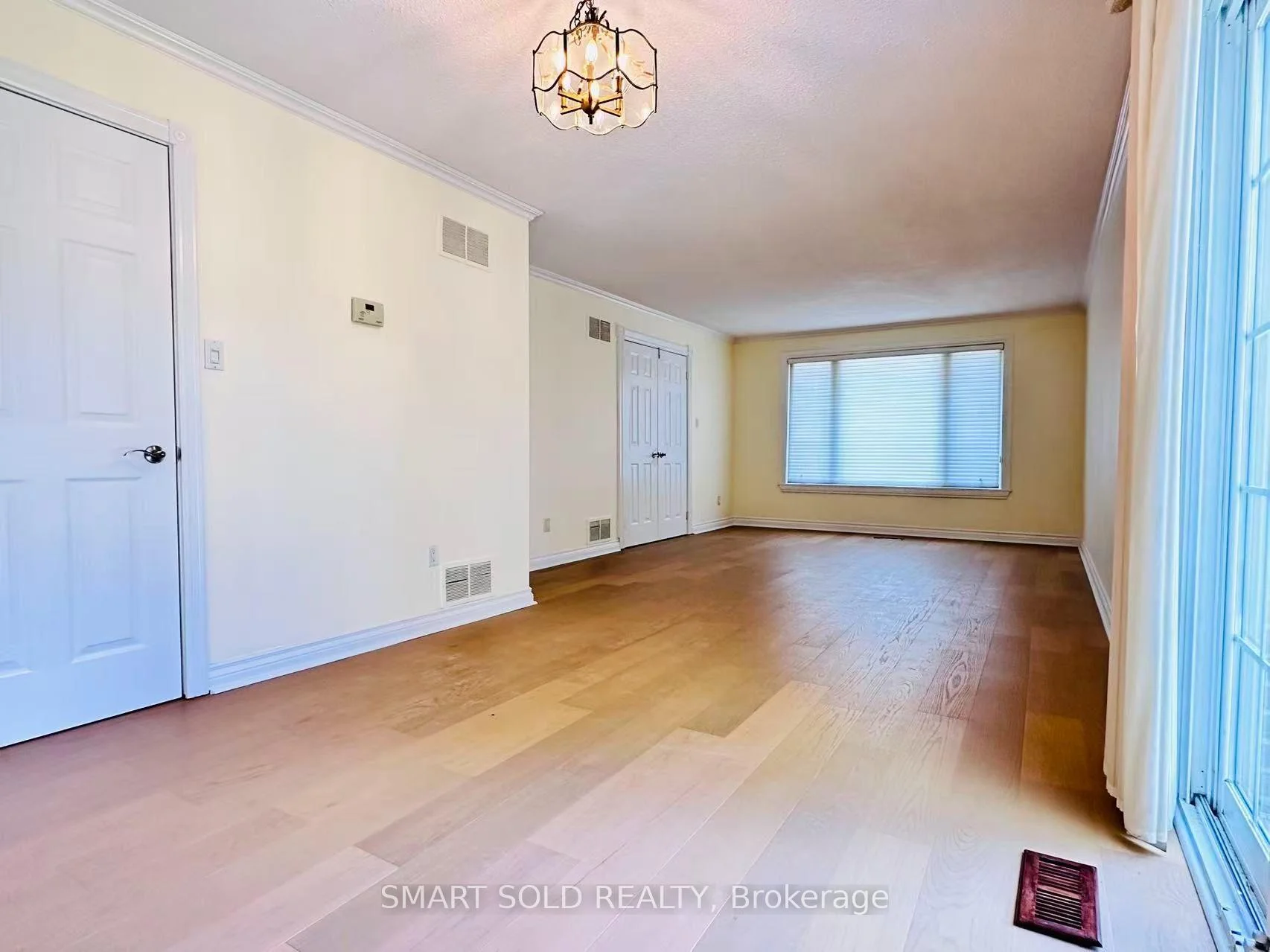 Photo 4 of Unit Basement, 22 Hemingway Crescent, Markham, Unionville — HOMEH