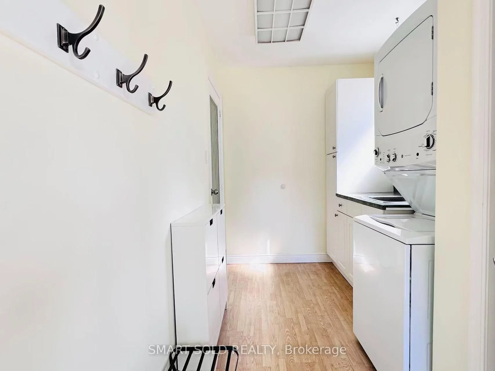 Photo 6 of Unit Basement, 22 Hemingway Crescent, Markham, Unionville — HOMEH
