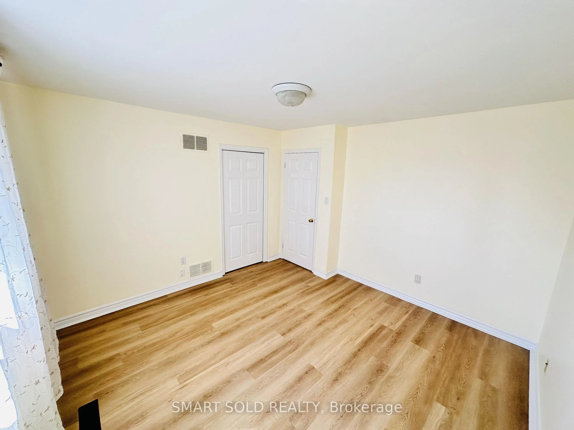 Photo 11 of Unit Basement, 22 Hemingway Crescent, Markham, Unionville — HOMEH