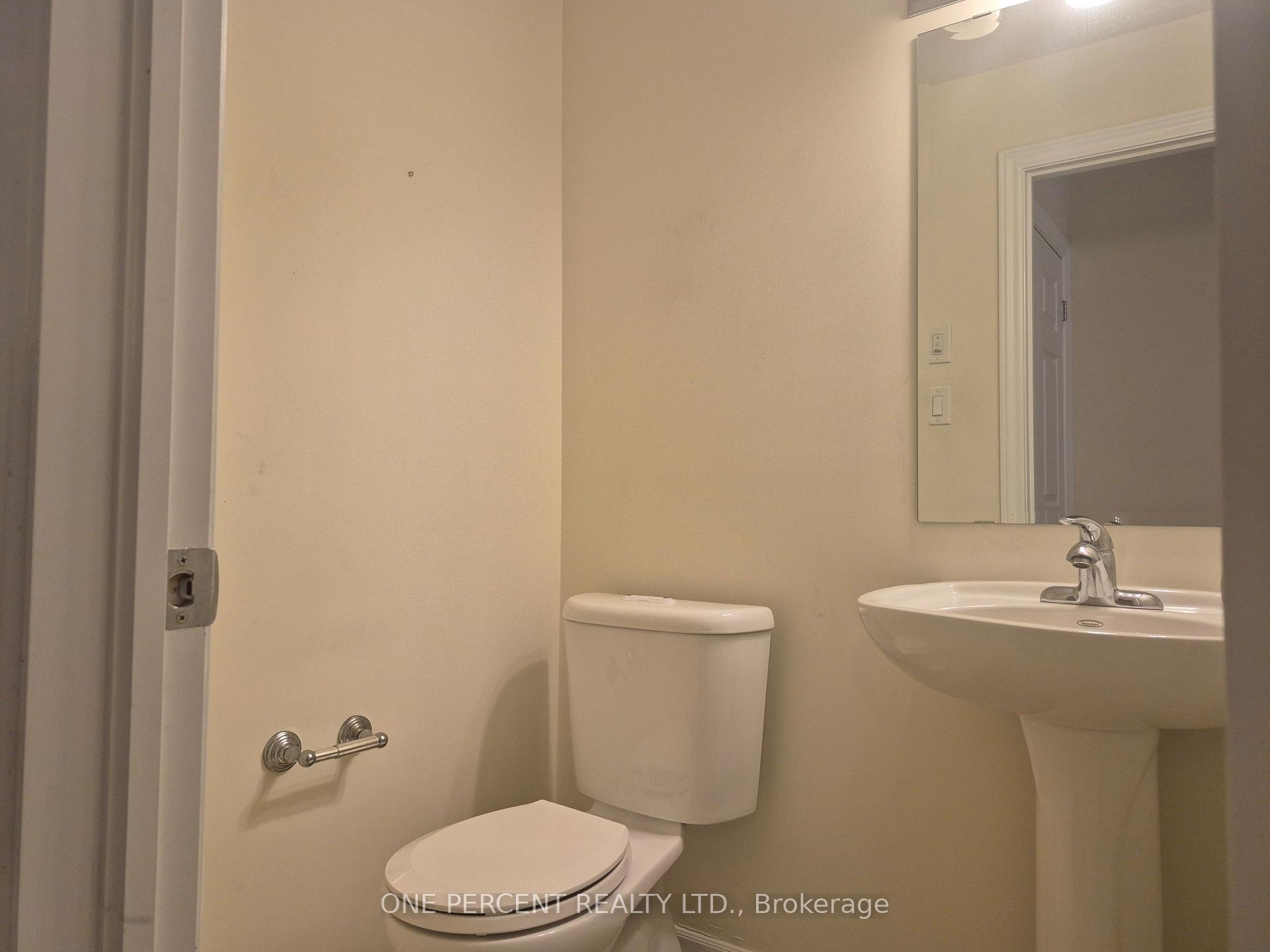 Photo 10 of Unit Unit #A, 244 Titanium Private, Ottawa, Convent Glen North — HOMEH