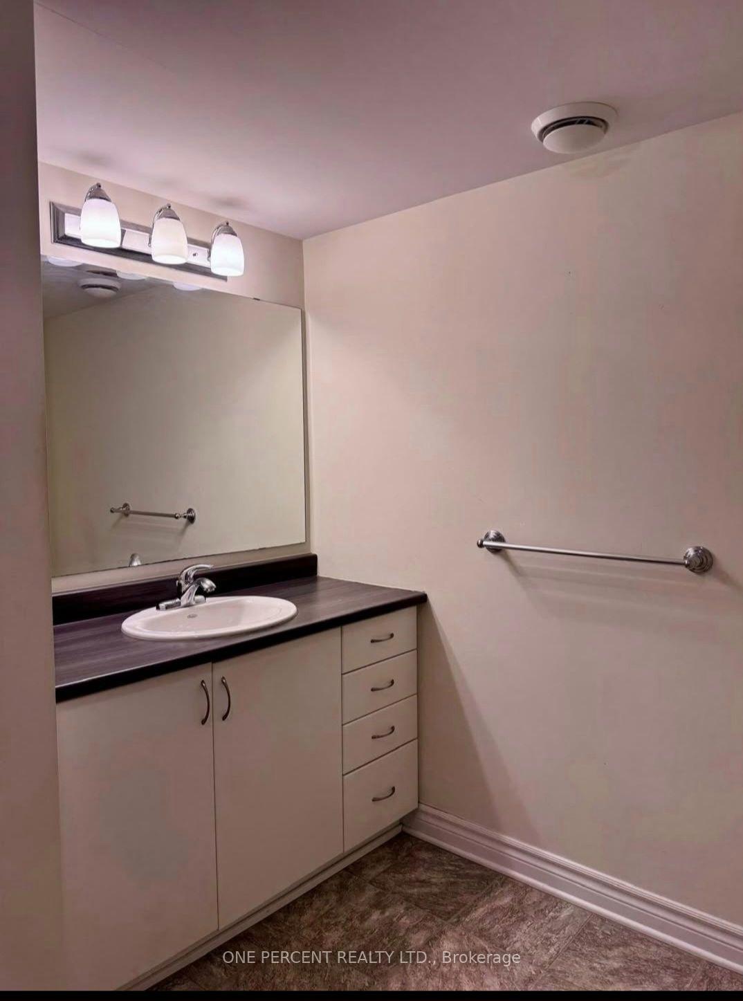 Photo 15 of Unit Unit #A, 244 Titanium Private, Ottawa, Convent Glen North — HOMEH
