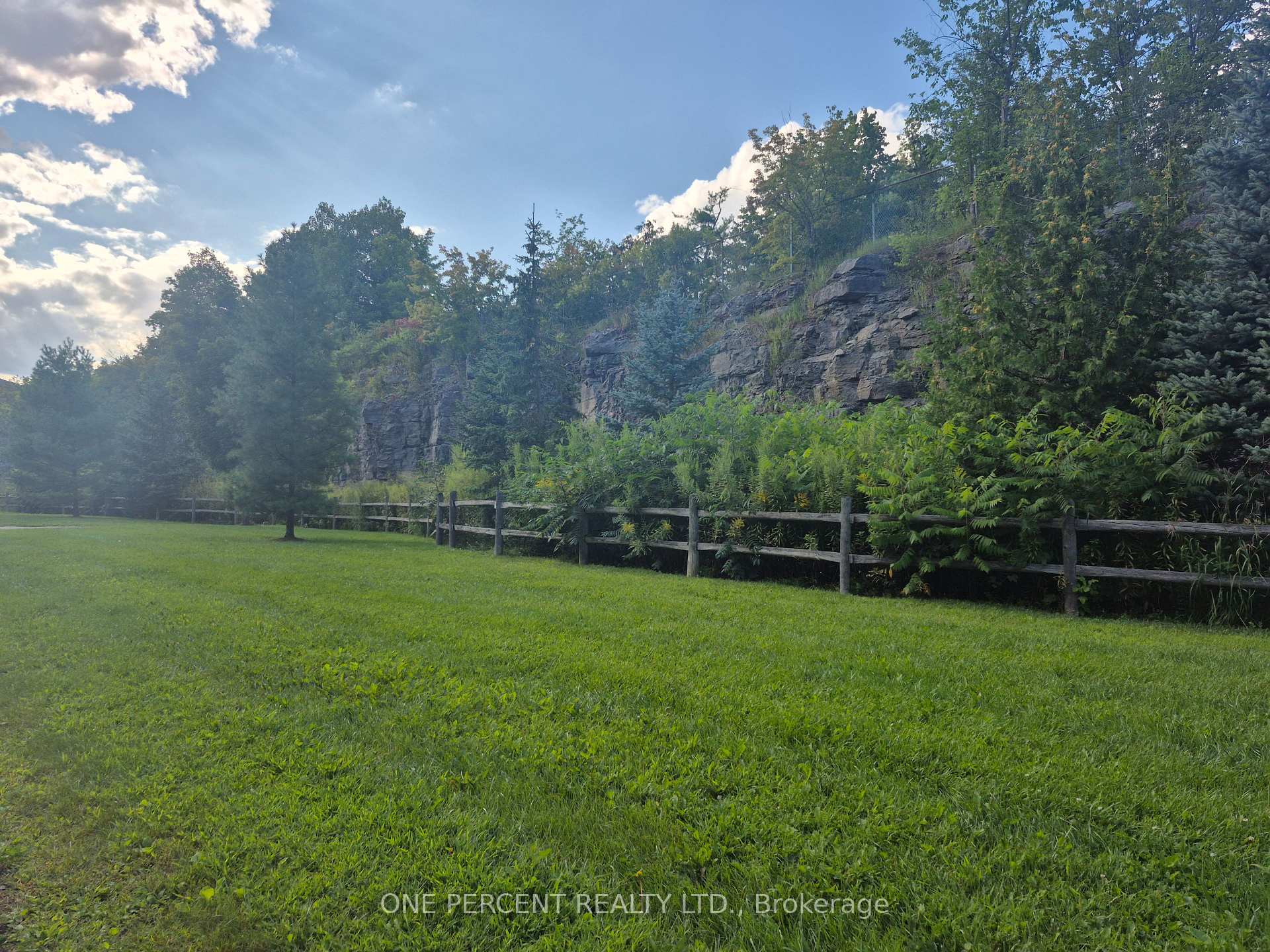 Photo 19 of Unit Unit #A, 244 Titanium Private, Ottawa, Convent Glen North — HOMEH