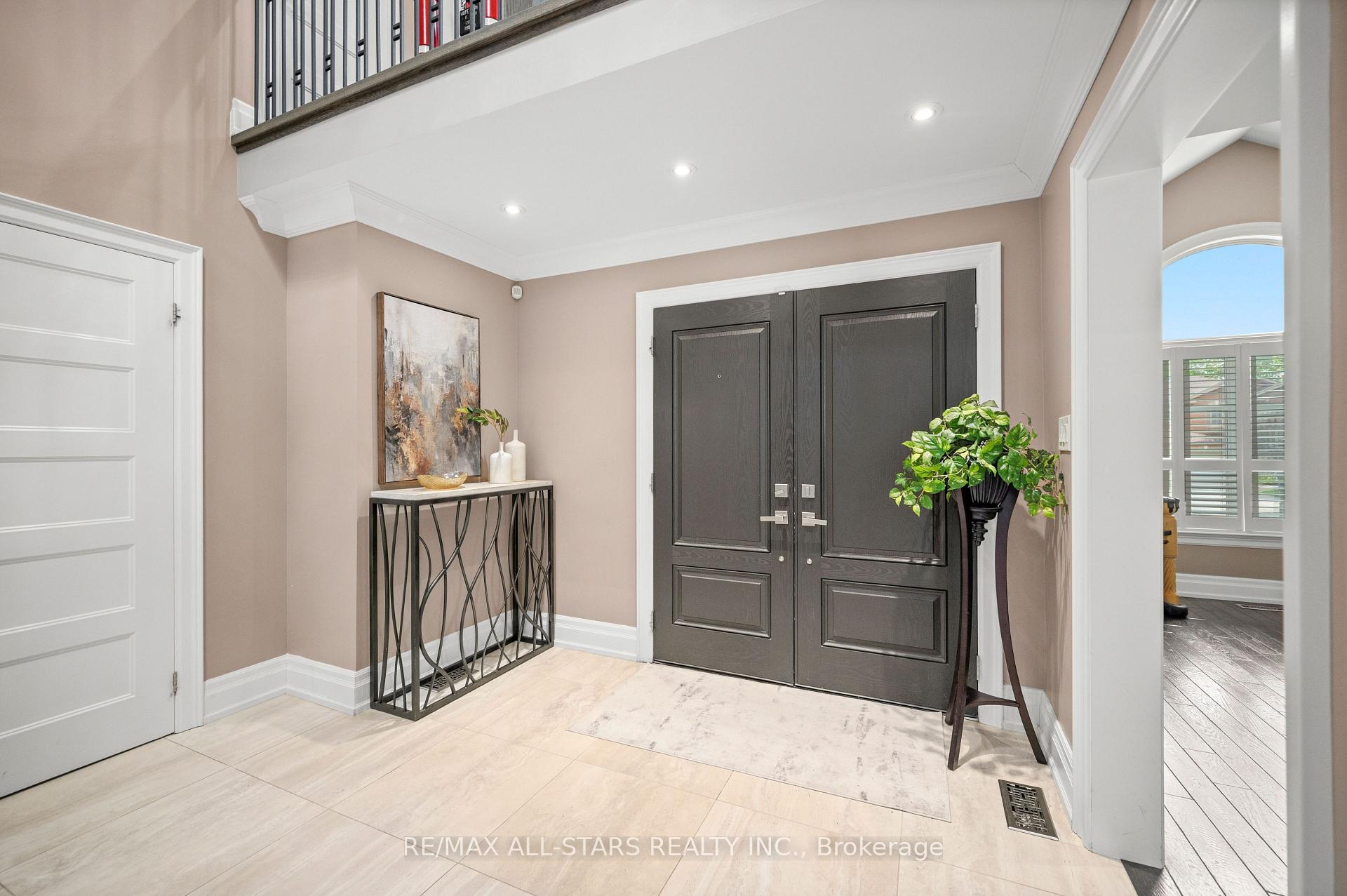 Photo 4 of 139 Rhodes Circle, Newmarket, Glenway Estates — HOMEH