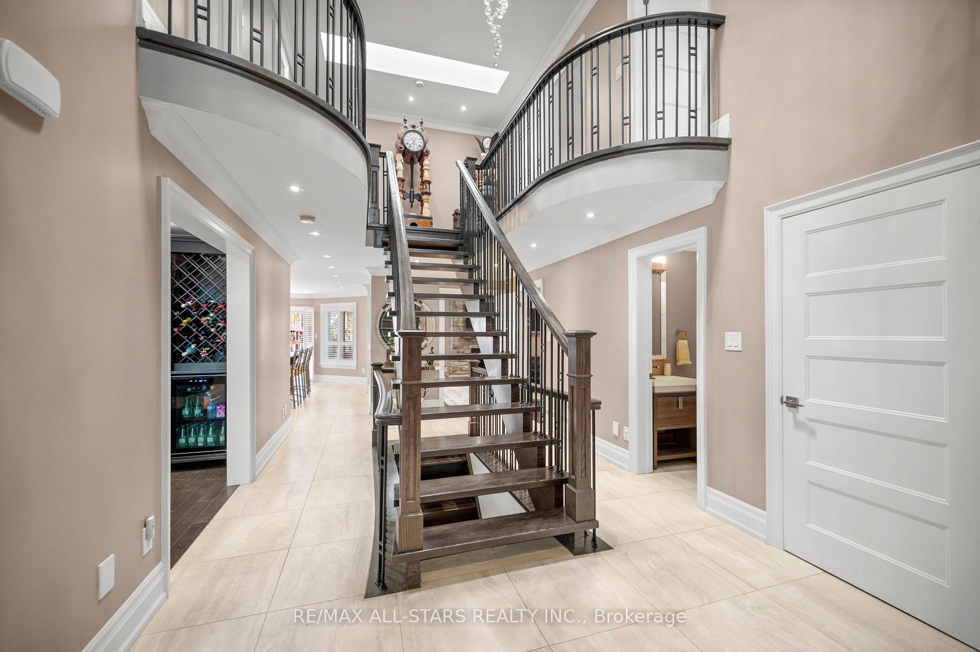 Photo 5 of 139 Rhodes Circle, Newmarket, Glenway Estates — HOMEH