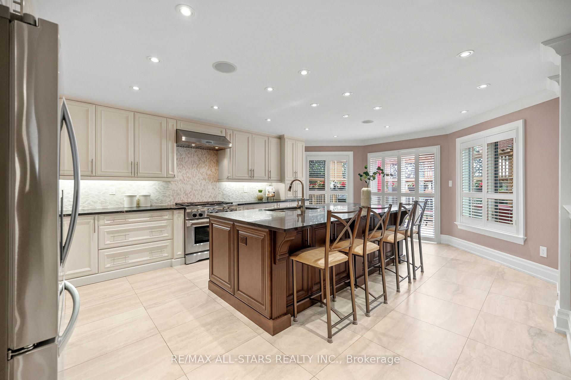 Photo 7 of 139 Rhodes Circle, Newmarket, Glenway Estates — HOMEH