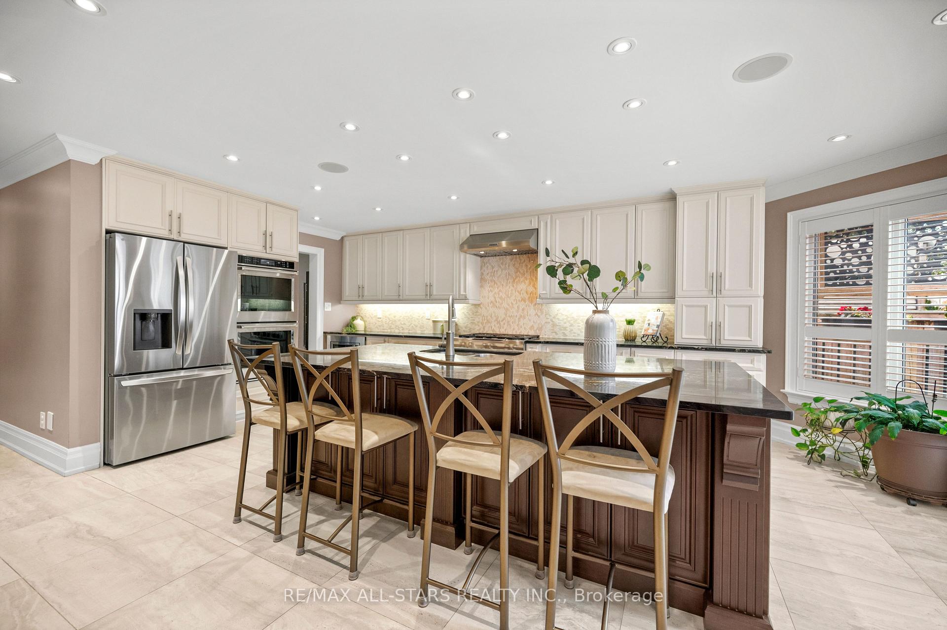 Photo 8 of 139 Rhodes Circle, Newmarket, Glenway Estates — HOMEH