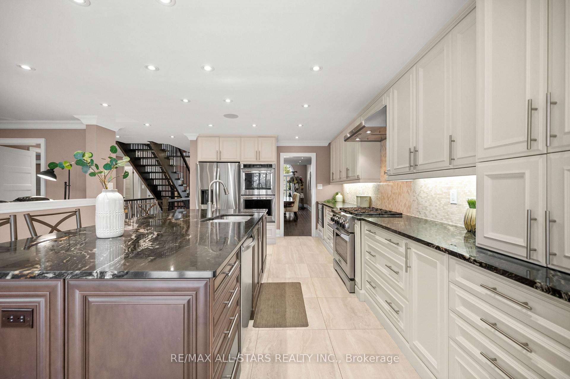 Photo 9 of 139 Rhodes Circle, Newmarket, Glenway Estates — HOMEH