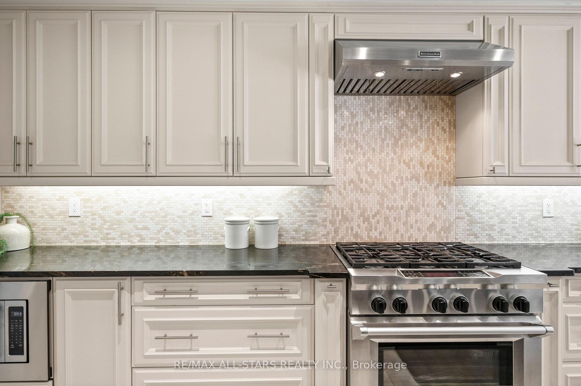Photo 10 of 139 Rhodes Circle, Newmarket, Glenway Estates — HOMEH