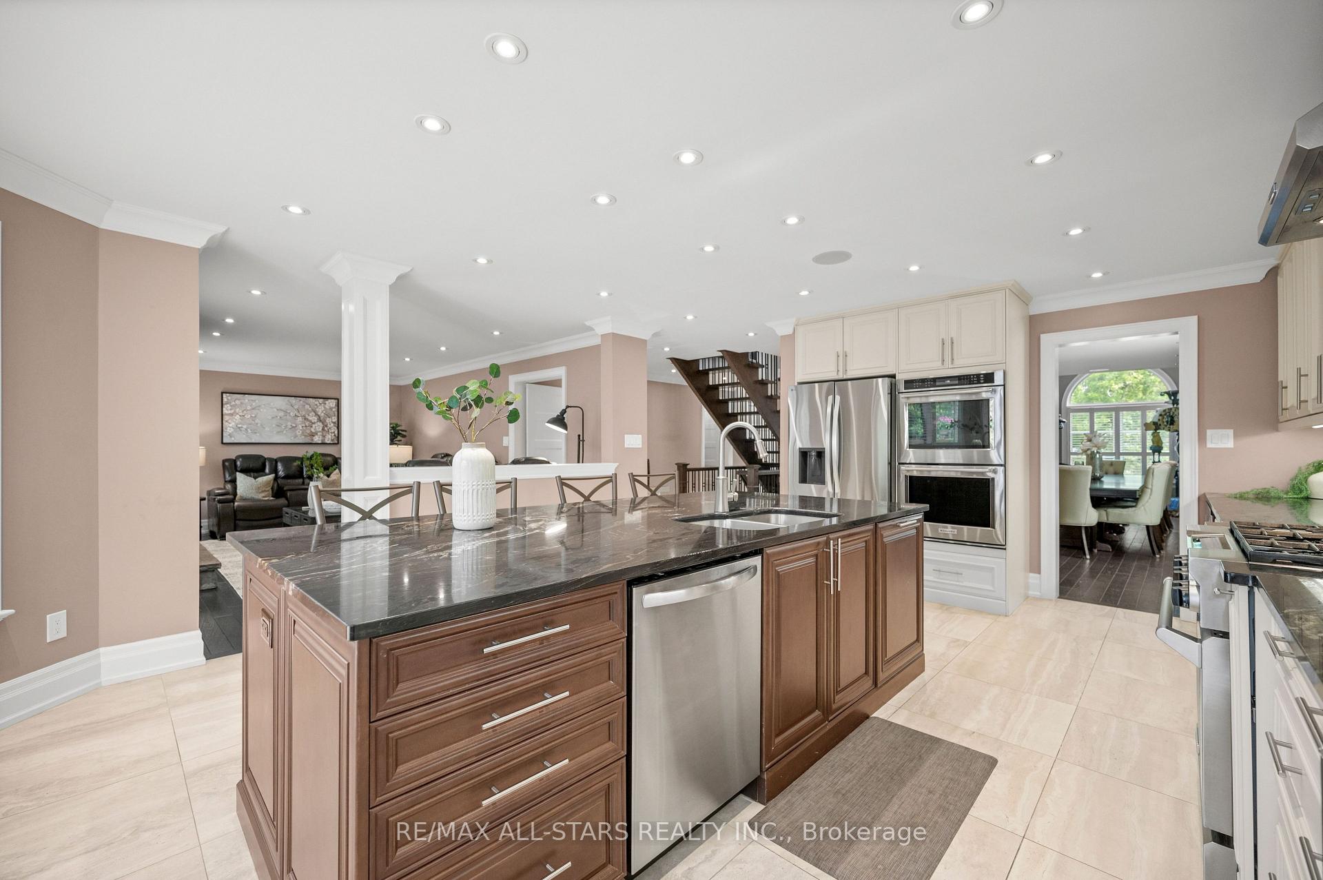 Photo 11 of 139 Rhodes Circle, Newmarket, Glenway Estates — HOMEH