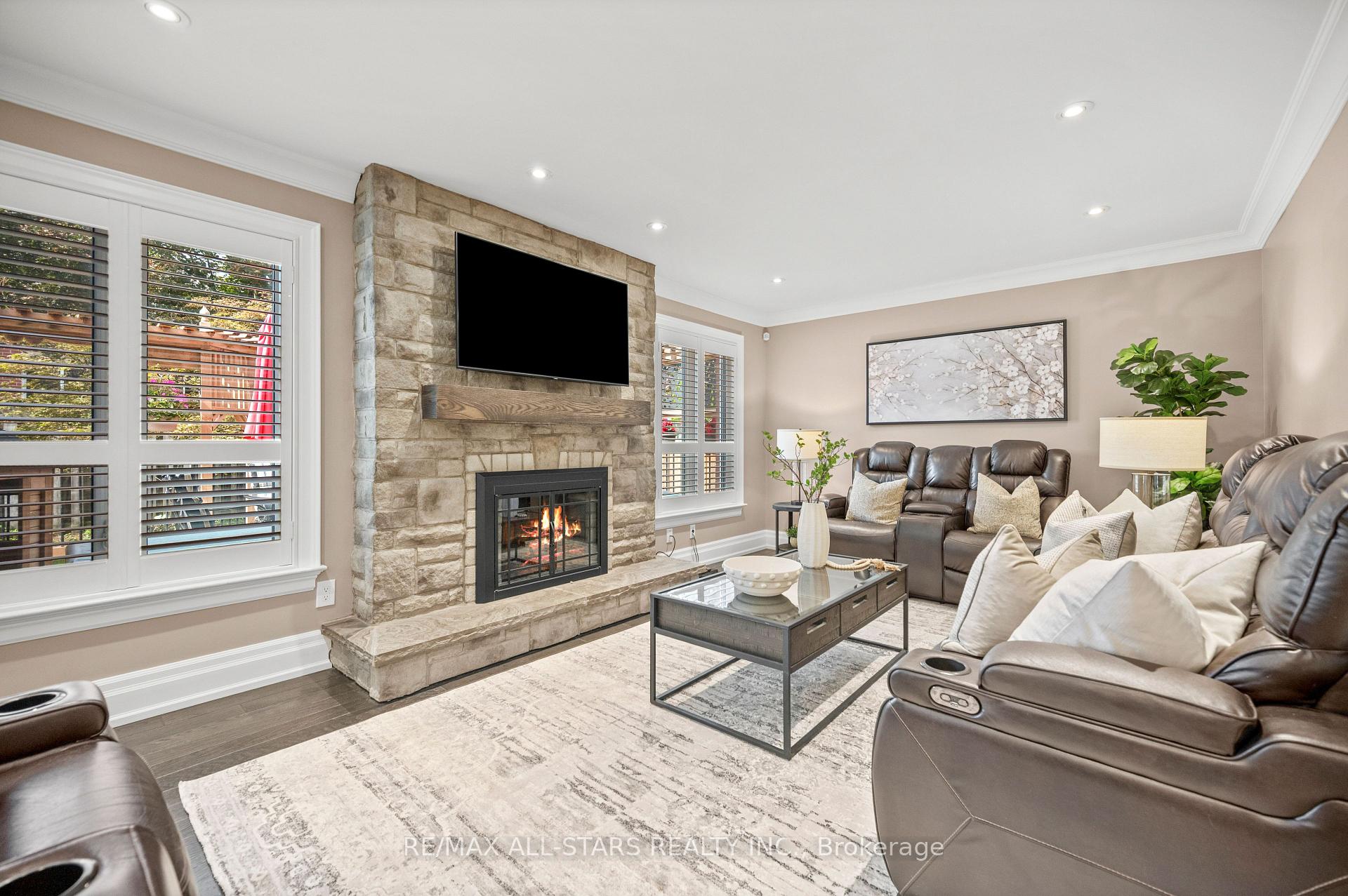 Photo 12 of 139 Rhodes Circle, Newmarket, Glenway Estates — HOMEH