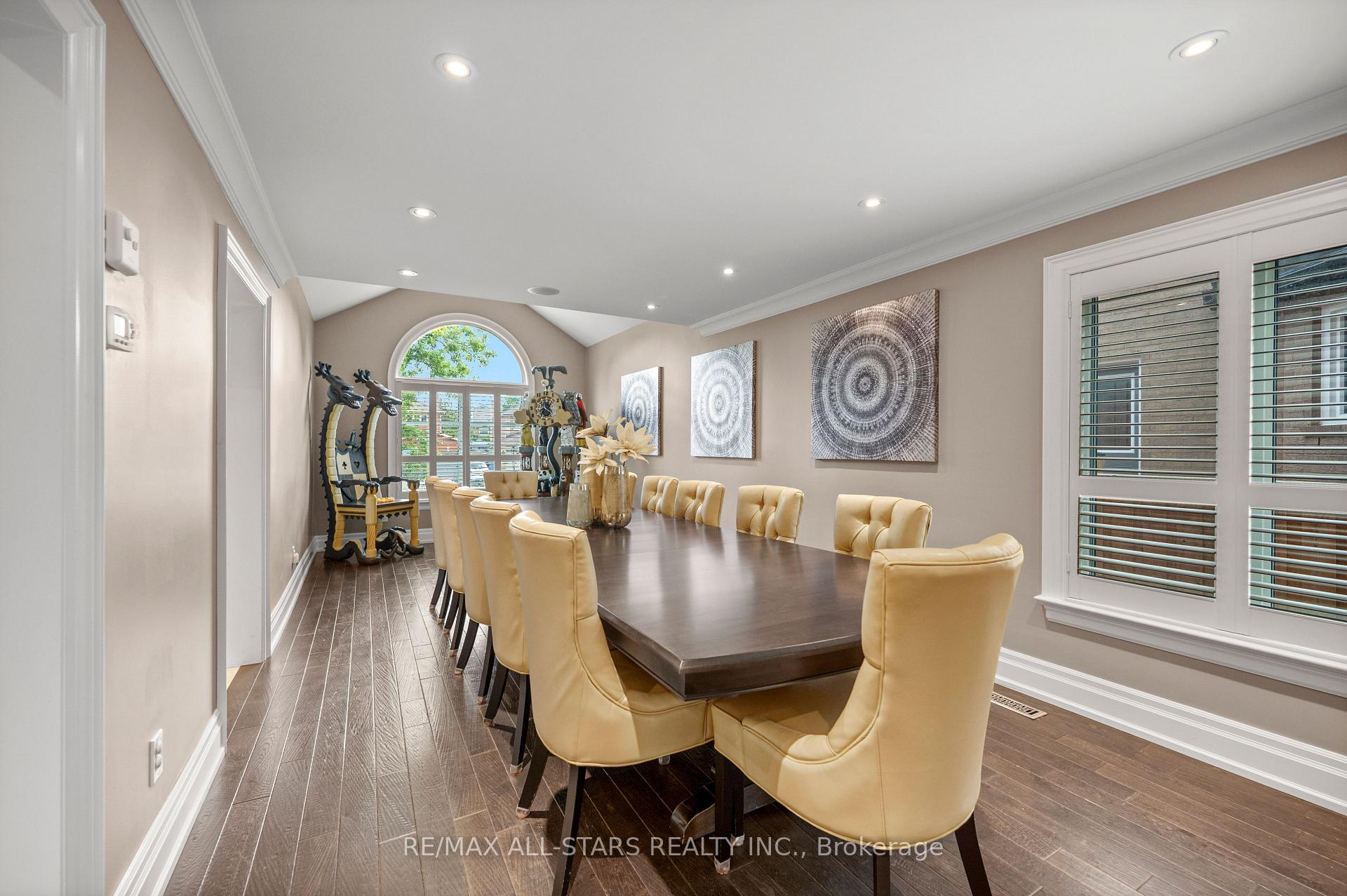 Photo 14 of 139 Rhodes Circle, Newmarket, Glenway Estates — HOMEH