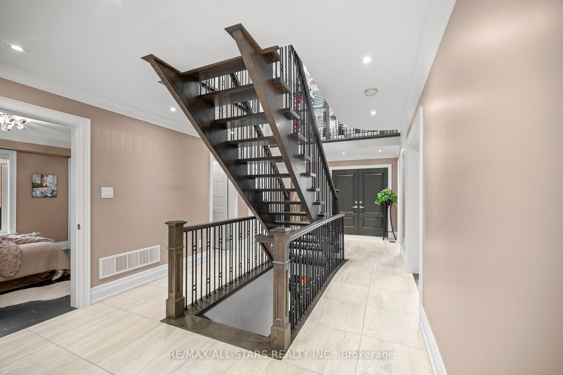 Photo 33 of 139 Rhodes Circle, Newmarket, Glenway Estates — HOMEH