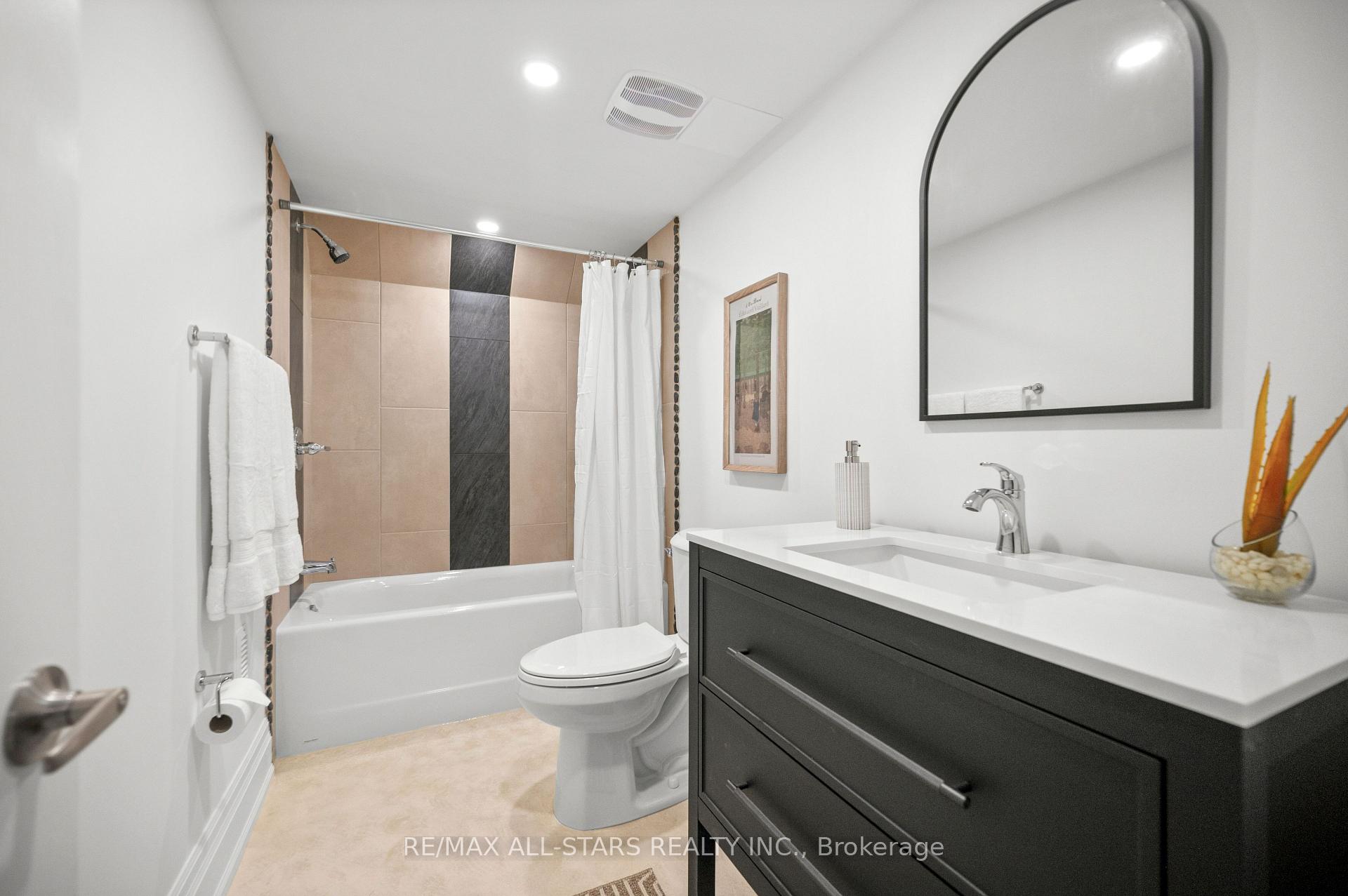 Photo 37 of 139 Rhodes Circle, Newmarket, Glenway Estates — HOMEH