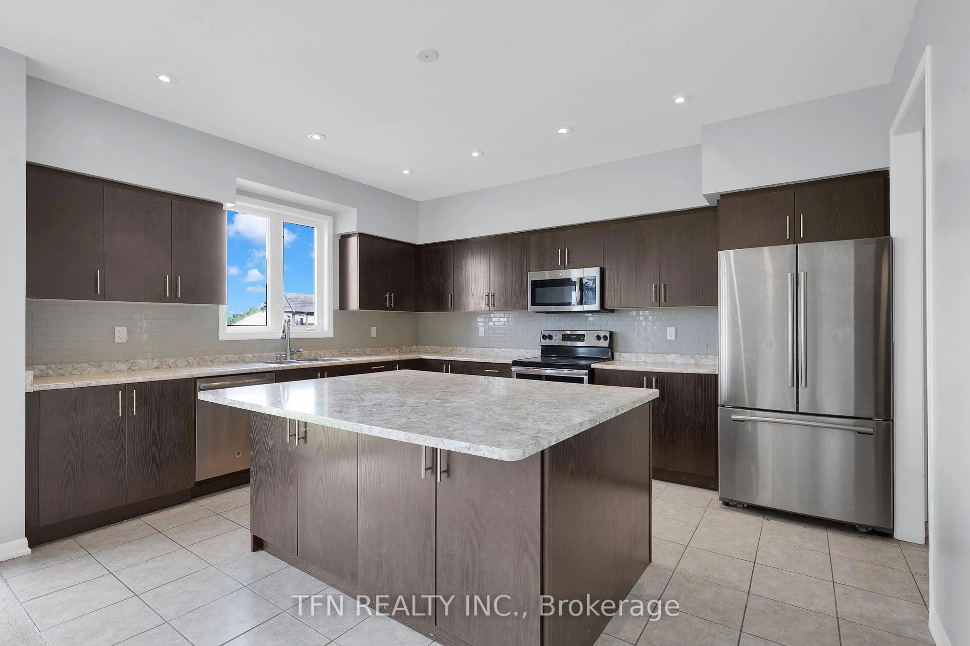 Photo 31 of 24 Don Hadden Crescent, Brock, Sunderland — HOMEH