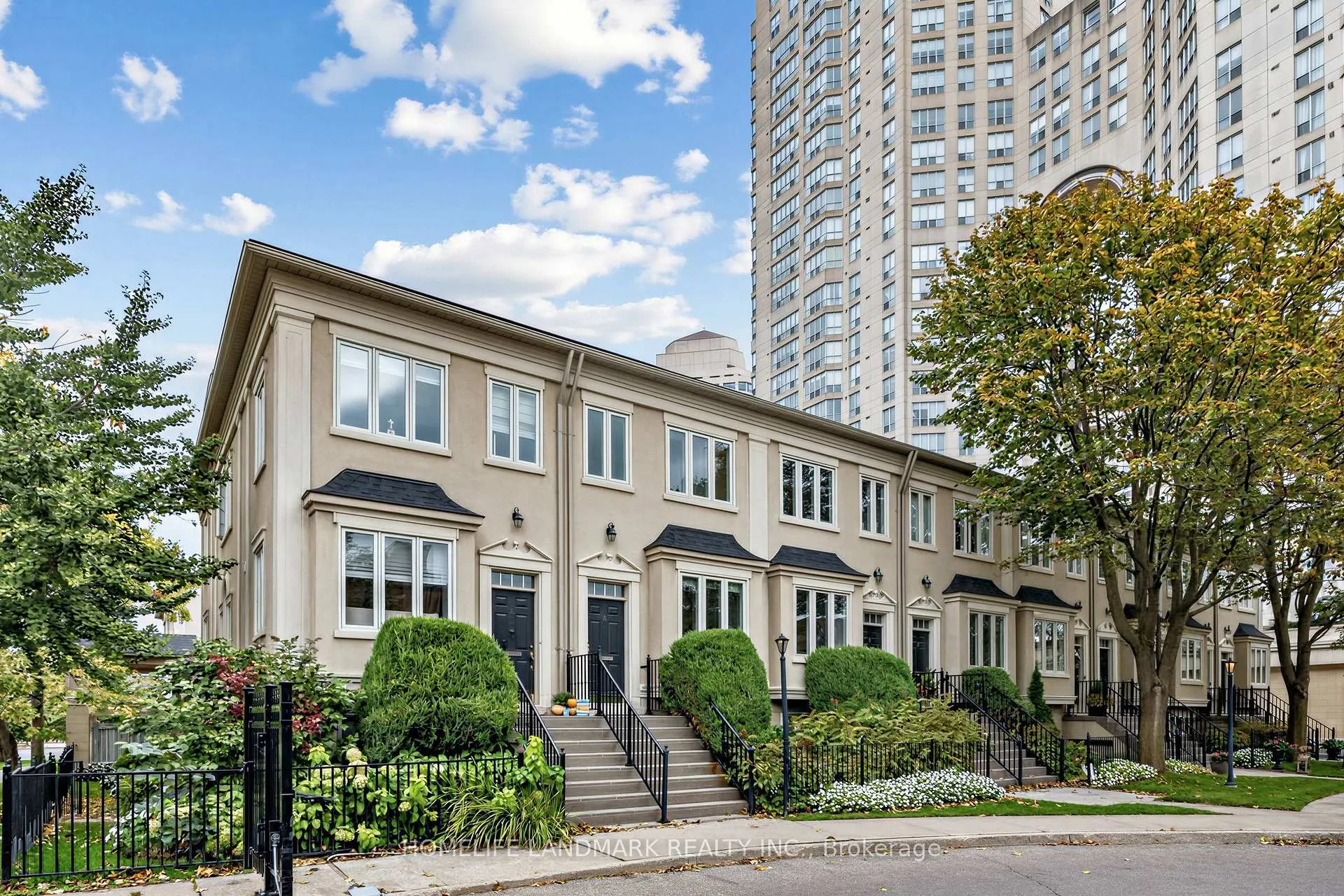 Photo 2 of Unit B, 2283 Lake Shore Boulevard, Etobicoke, Mimico — HOMEH