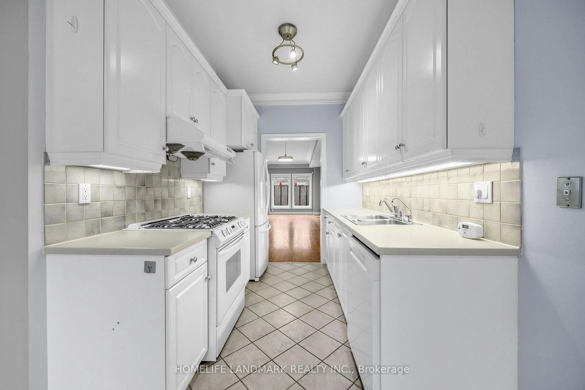 Photo 12 of Unit B, 2283 Lake Shore Boulevard, Etobicoke, Mimico — HOMEH
