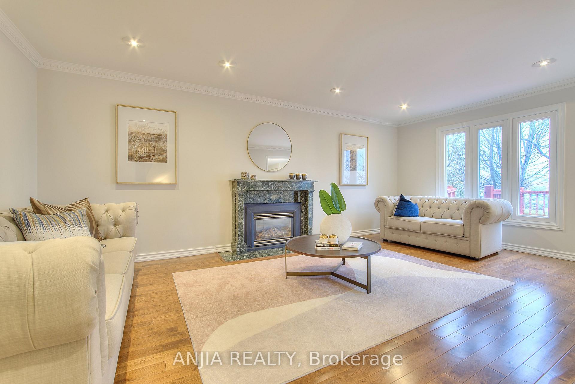 Photo 5 of 22 Chiltern Hill, Richmond Hill, Bayview Hill — HOMEH