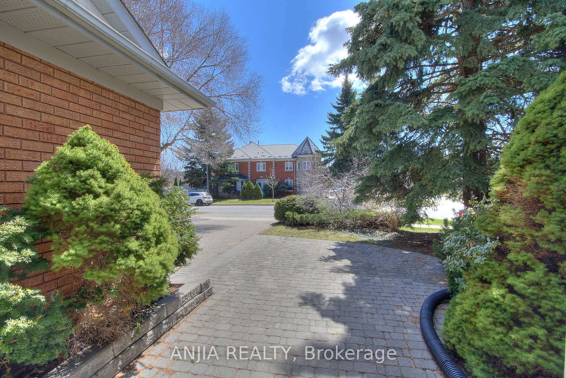 Photo 20 of 22 Chiltern Hill, Richmond Hill, Bayview Hill — HOMEH
