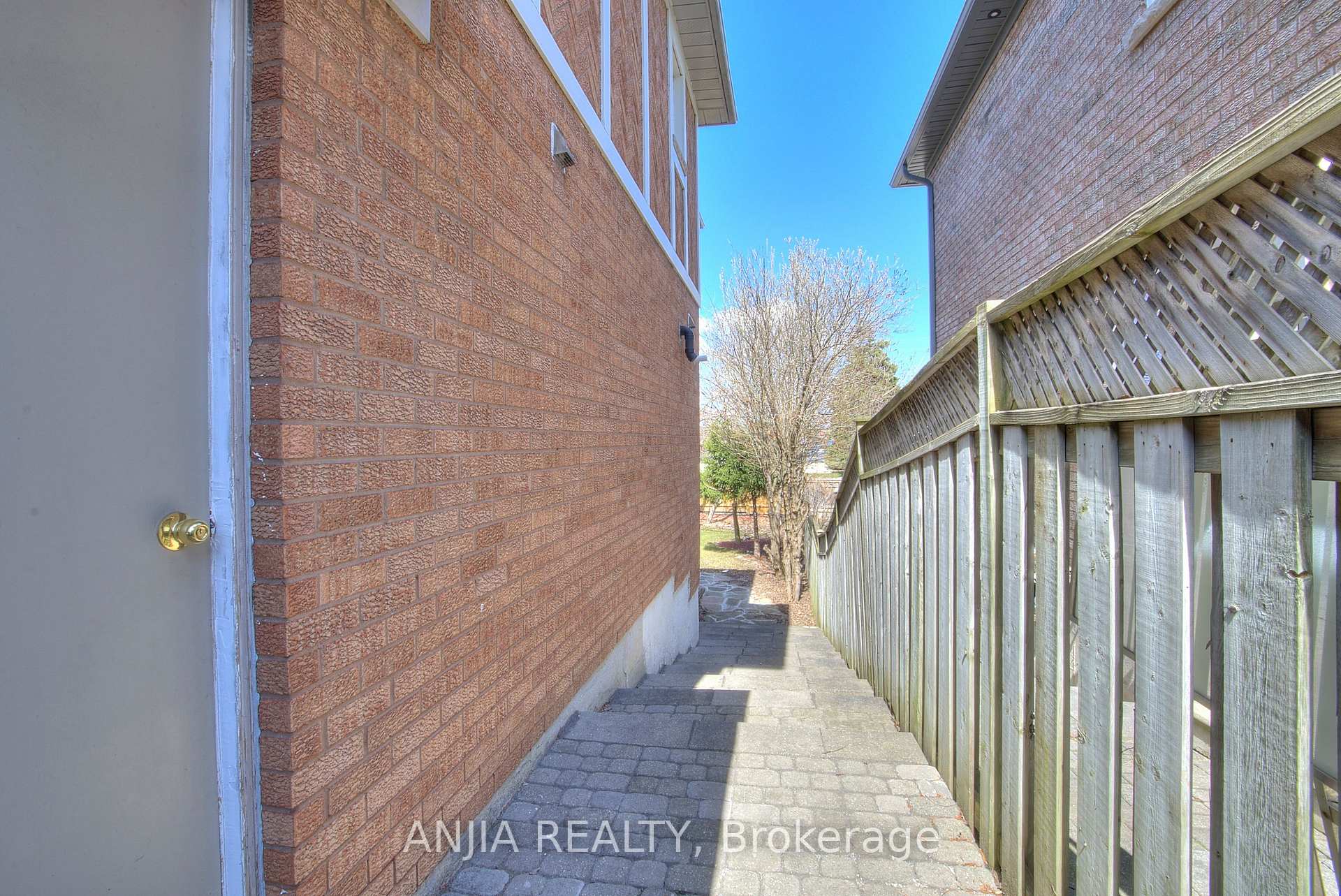 Photo 21 of 22 Chiltern Hill, Richmond Hill, Bayview Hill — HOMEH