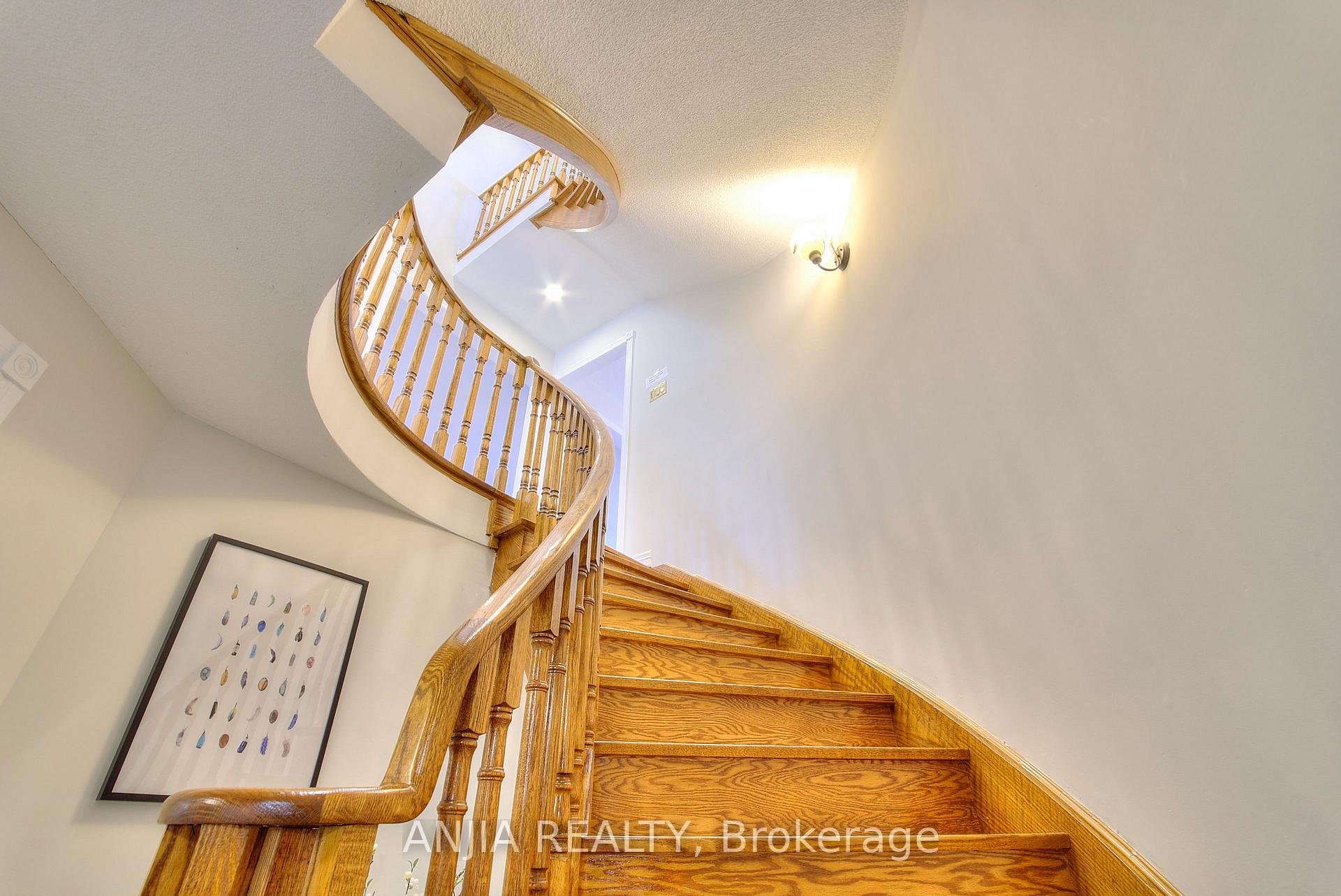 Photo 28 of 22 Chiltern Hill, Richmond Hill, Bayview Hill — HOMEH