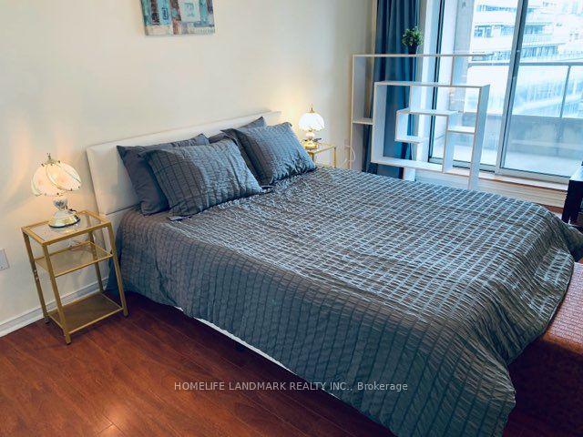 Photo 4 of Unit 808, 909 Bay Street, Toronto, Bay Street Corridor — HOMEH