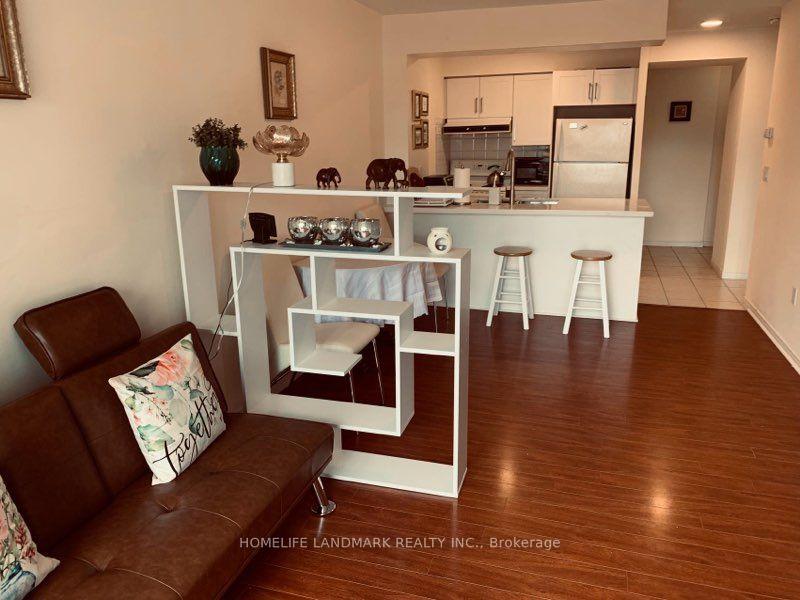 Photo 7 of Unit 808, 909 Bay Street, Toronto, Bay Street Corridor — HOMEH