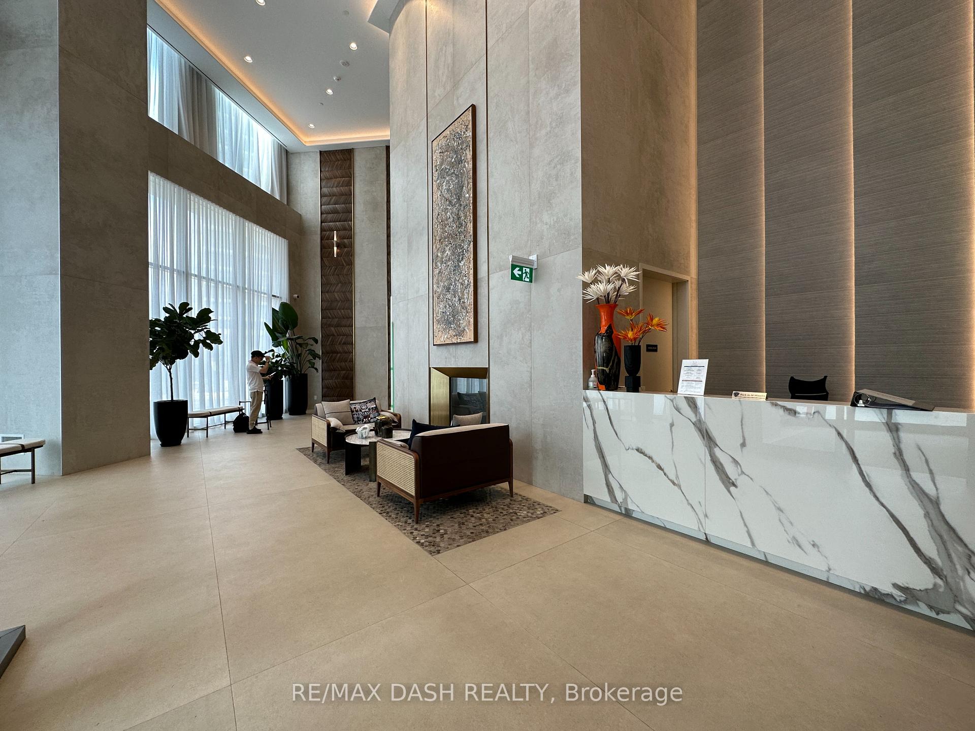 Photo 5 of Unit 4606, 1000 Portage Parway, Vaughan, Vaughan Corporate Centre — HOMEH