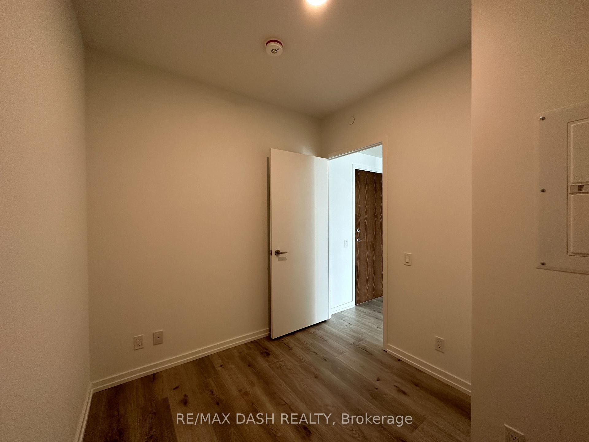 Photo 12 of Unit 4606, 1000 Portage Parway, Vaughan, Vaughan Corporate Centre — HOMEH