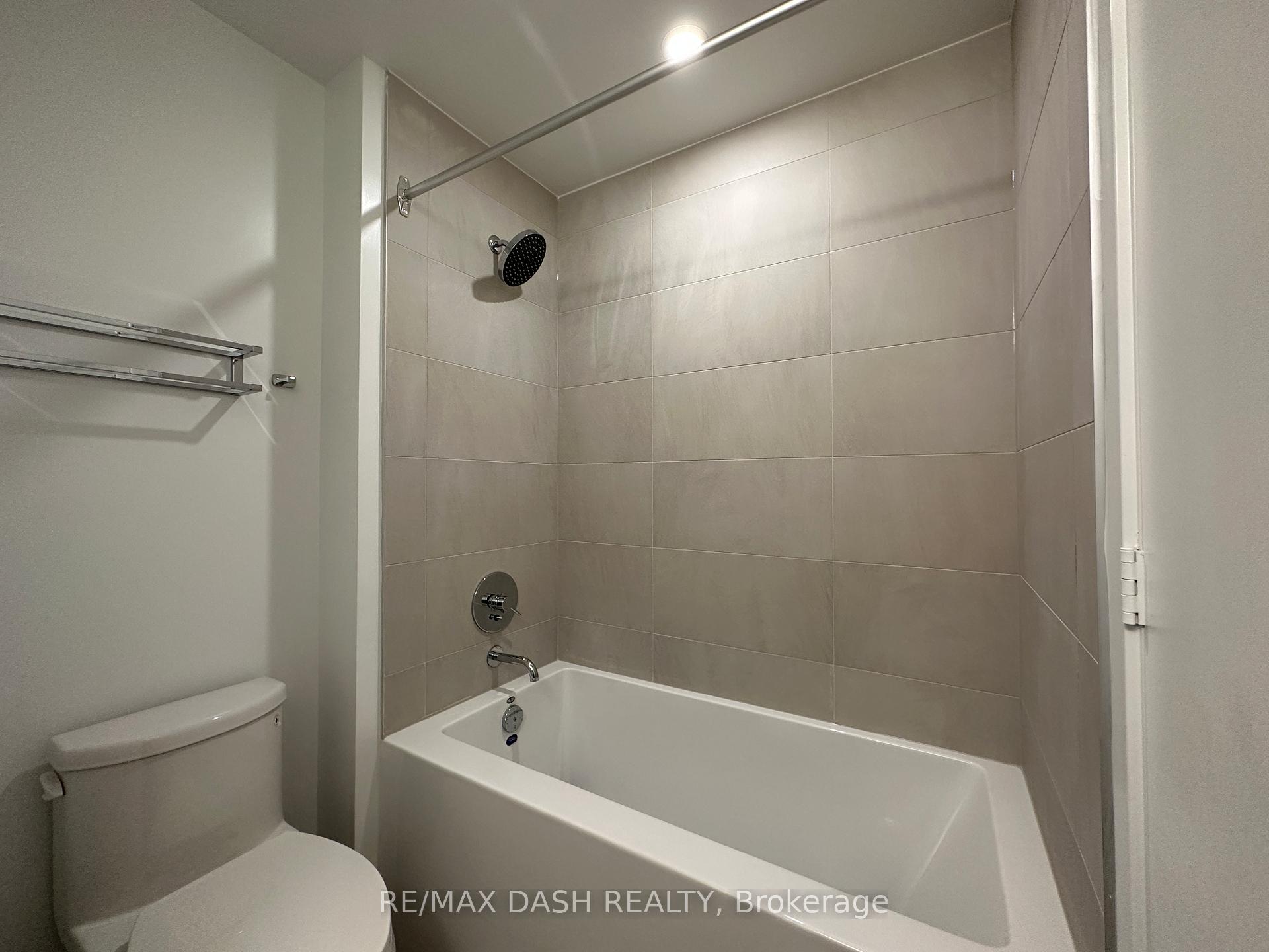 Photo 14 of Unit 4606, 1000 Portage Parway, Vaughan, Vaughan Corporate Centre — HOMEH