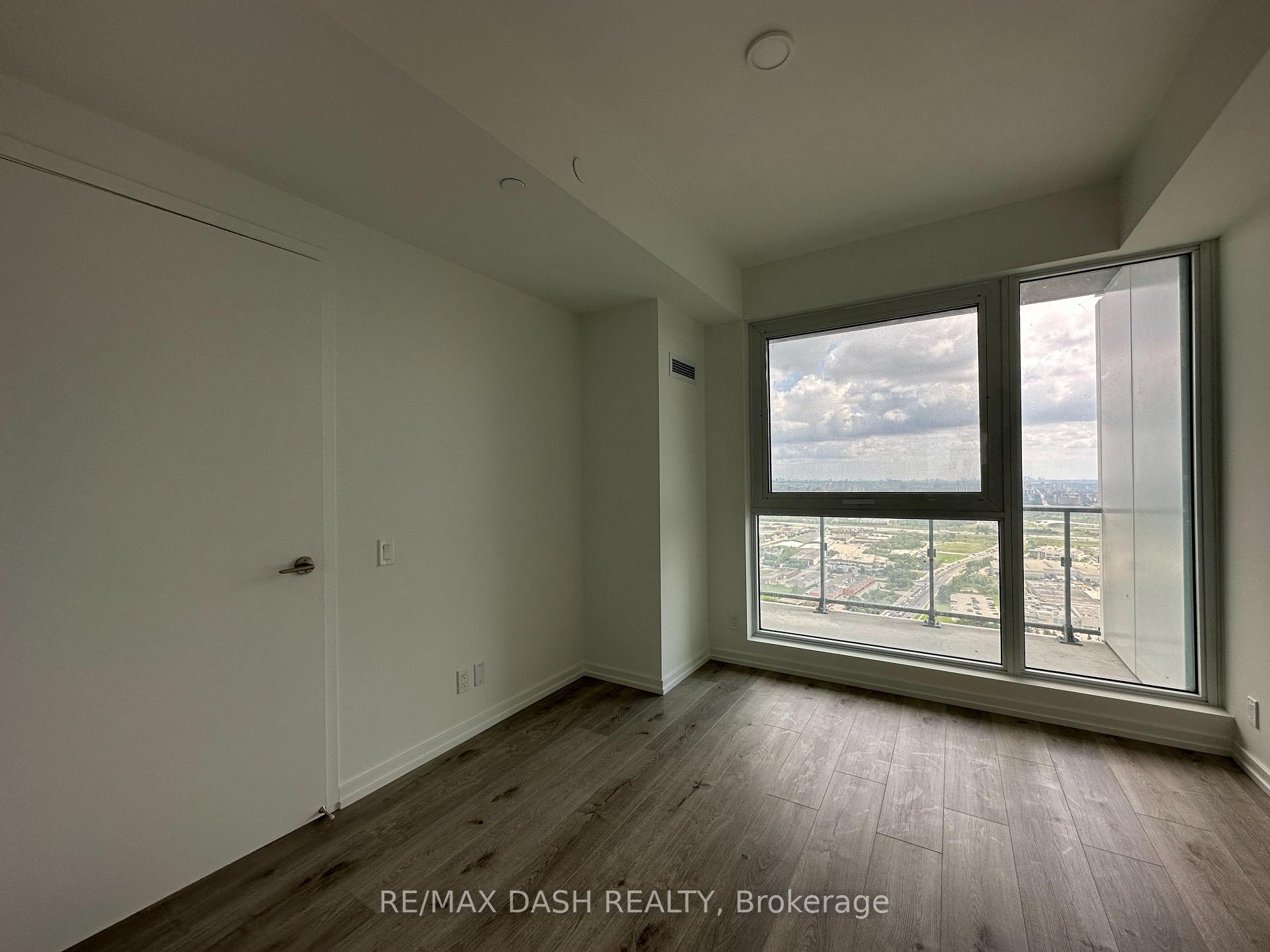 Photo 22 of Unit 4606, 1000 Portage Parway, Vaughan, Vaughan Corporate Centre — HOMEH