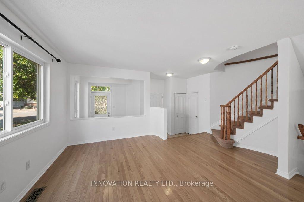 Photo 10 of 574 Aberfoyle Circle, Ottawa, Kanata - Morgan's Grant/South March — HOMEH