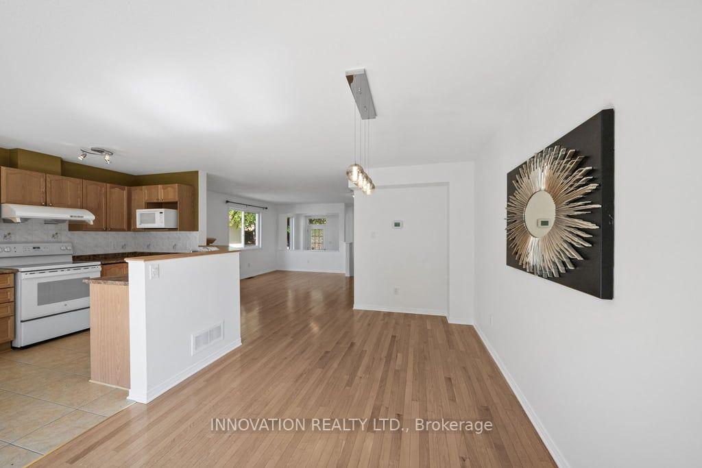 Photo 15 of 574 Aberfoyle Circle, Ottawa, Kanata - Morgan's Grant/South March — HOMEH
