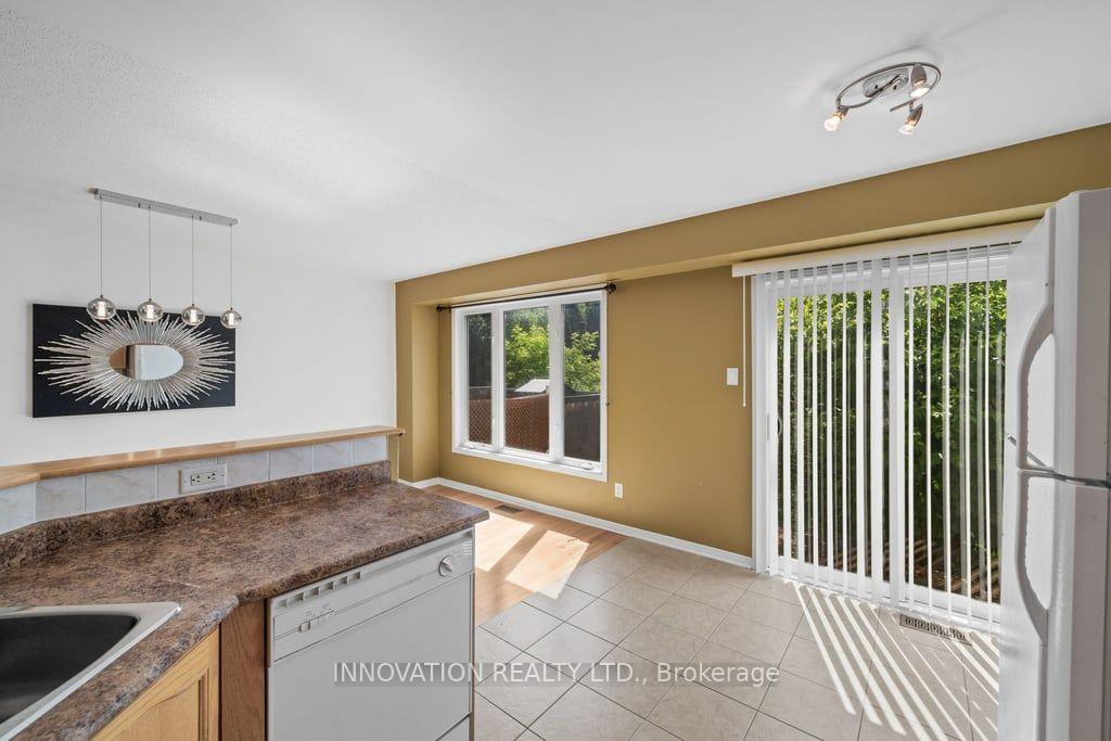 Photo 18 of 574 Aberfoyle Circle, Ottawa, Kanata - Morgan's Grant/South March — HOMEH