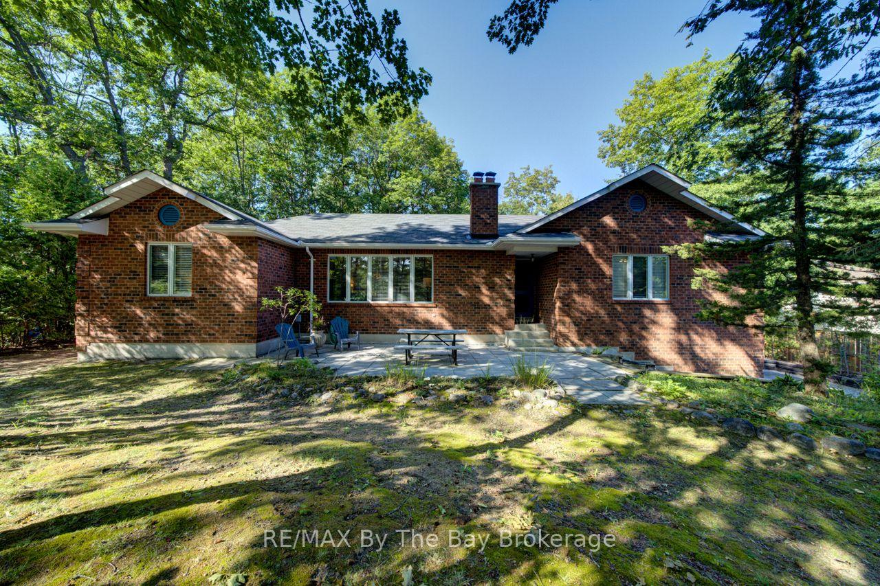 Photo 11 of 47 Birchwood Trail, Wasaga Beach — HOMEH