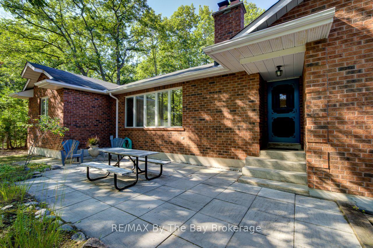 Photo 12 of 47 Birchwood Trail, Wasaga Beach — HOMEH