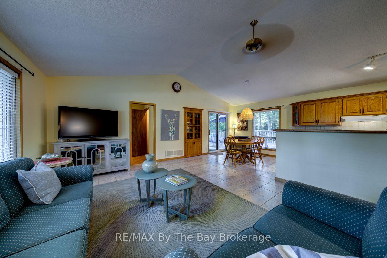 Photo 29 of 47 Birchwood Trail, Wasaga Beach — HOMEH