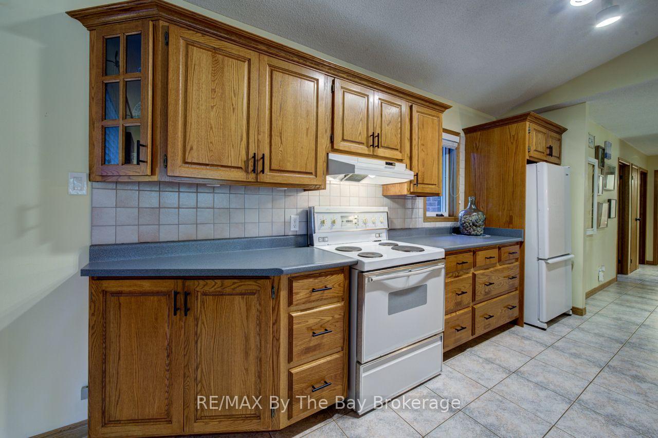 Photo 38 of 47 Birchwood Trail, Wasaga Beach — HOMEH