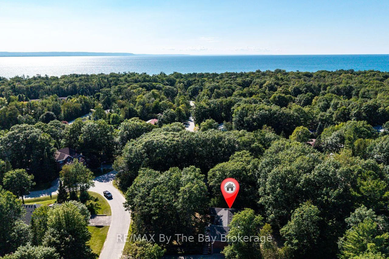 Photo 7 of 47 Birchwood Trail, Wasaga Beach — HOMEH