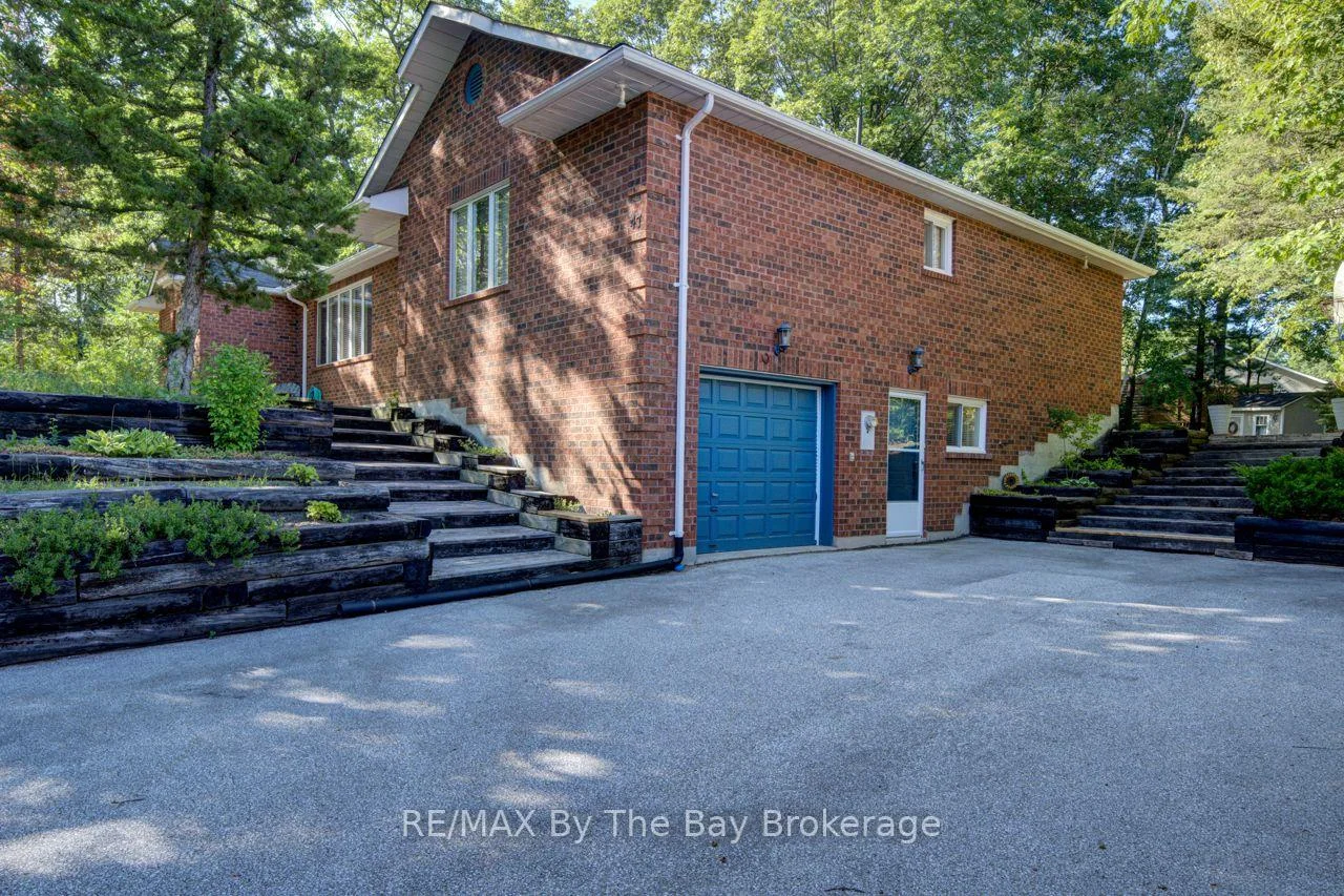 Photo 30 of 47 Birchwood Trail, Wasaga Beach — HOMEH