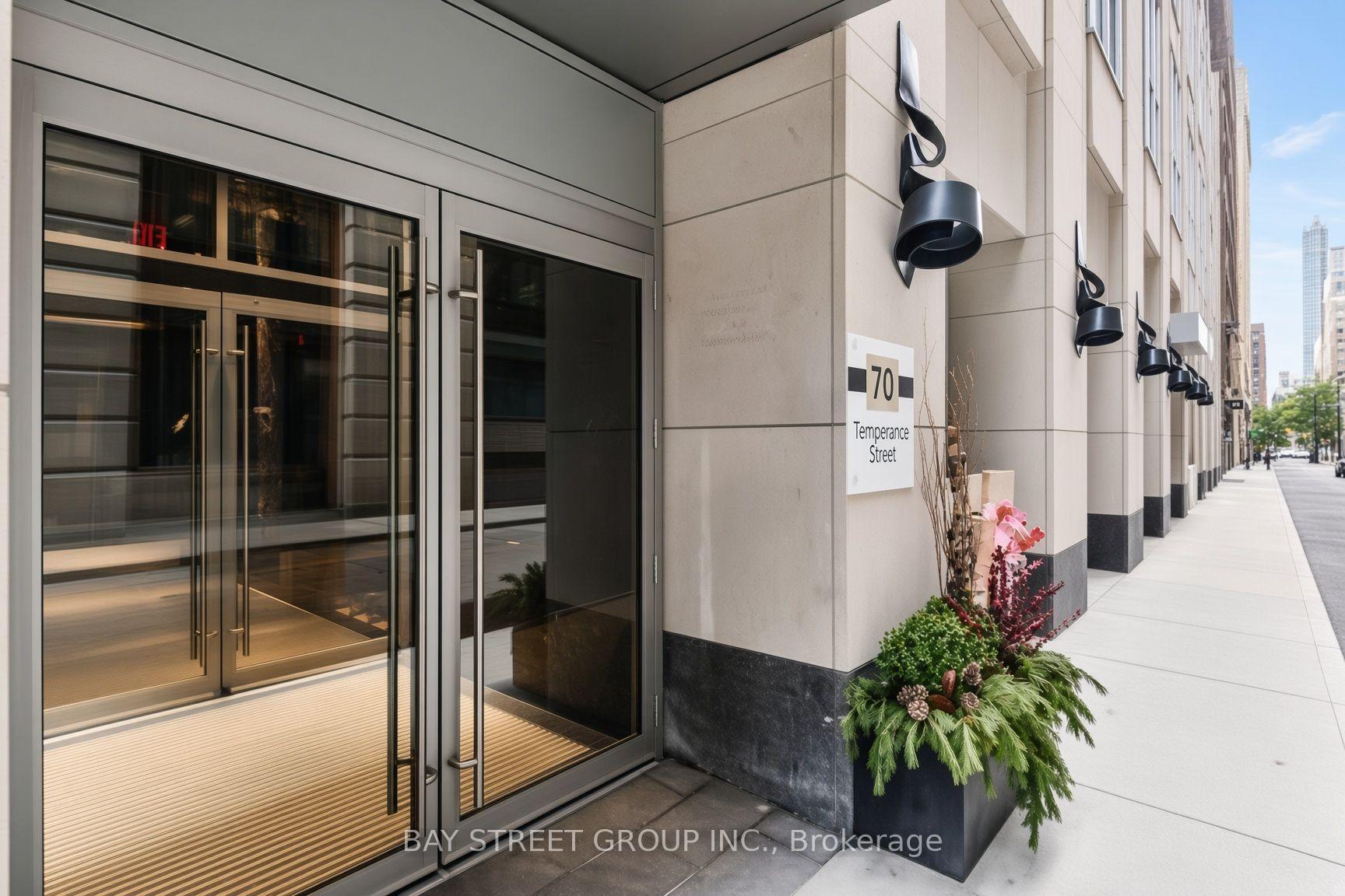 Photo 2 of Unit 2012, 70 Temperance Street, Toronto, Bay Street Corridor — HOMEH