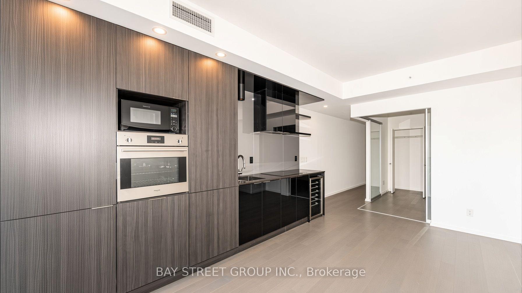 Photo 4 of Unit 2012, 70 Temperance Street, Toronto, Bay Street Corridor — HOMEH